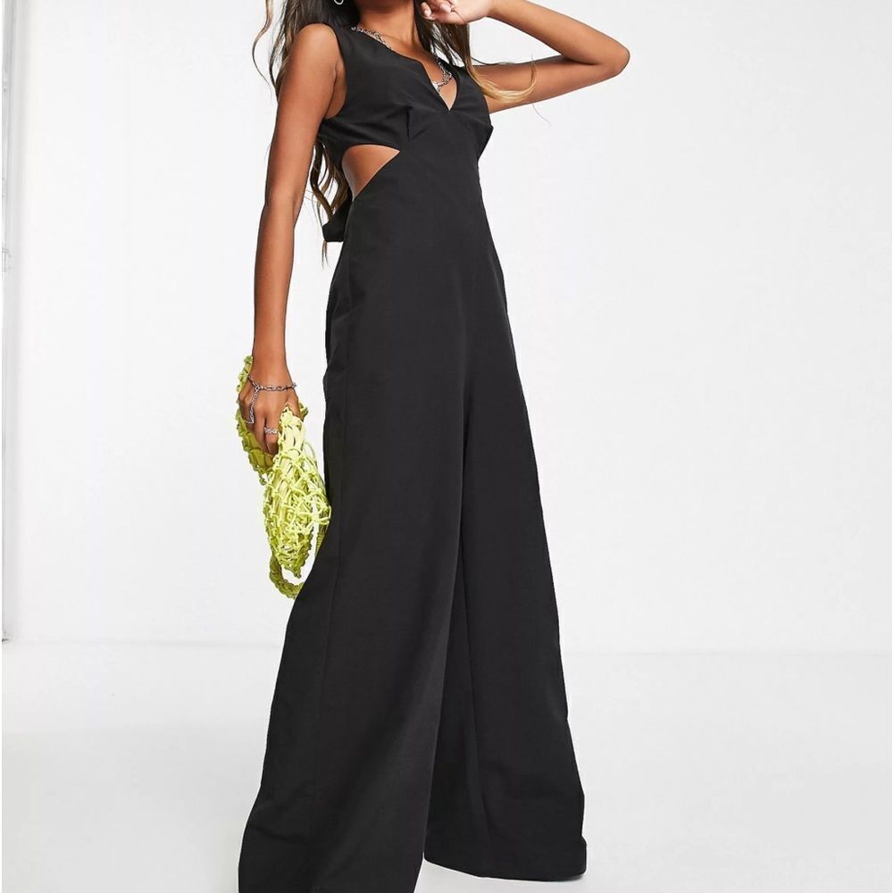 Topshop Sleeveless Jumpsuit In Black Size 6 NWT IN PACKAGING